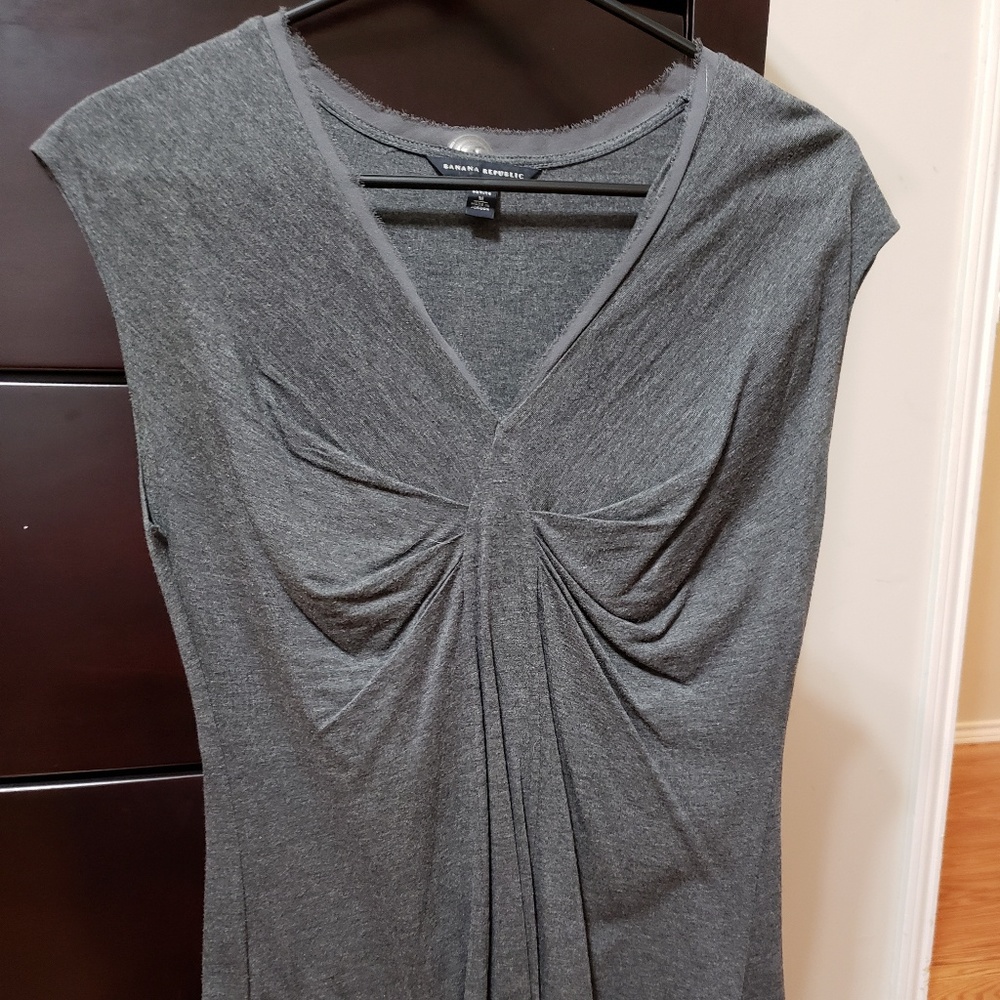Banana Republic sleeveless v-neck blouse